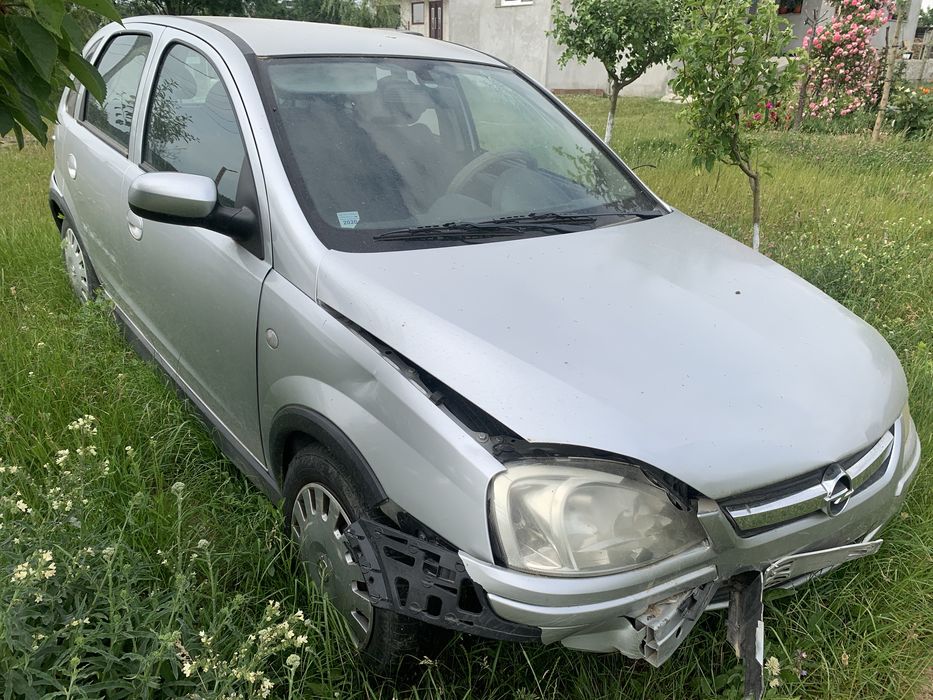 Vand Opel Corsa C 1.2 an 2005 pentru piese