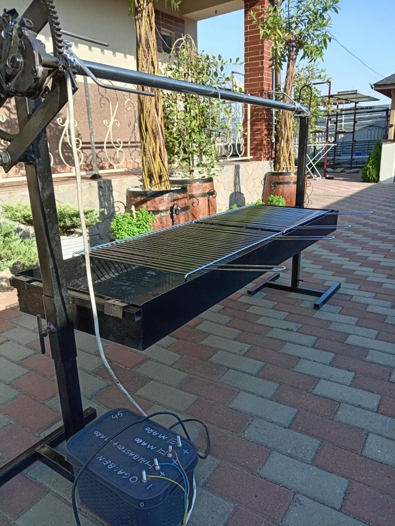 Rotisor proțap electric cu trei viteze
