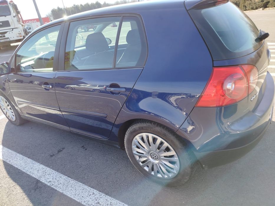 Vând Golf 5-Benzina motor 1 6mpi an 2007