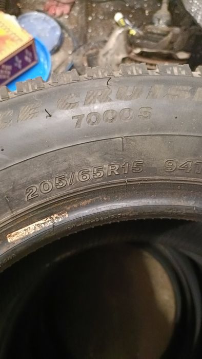 Продам шины зимние 205/65/15