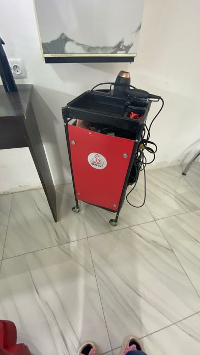 Сатылымда шаштараз мебельі