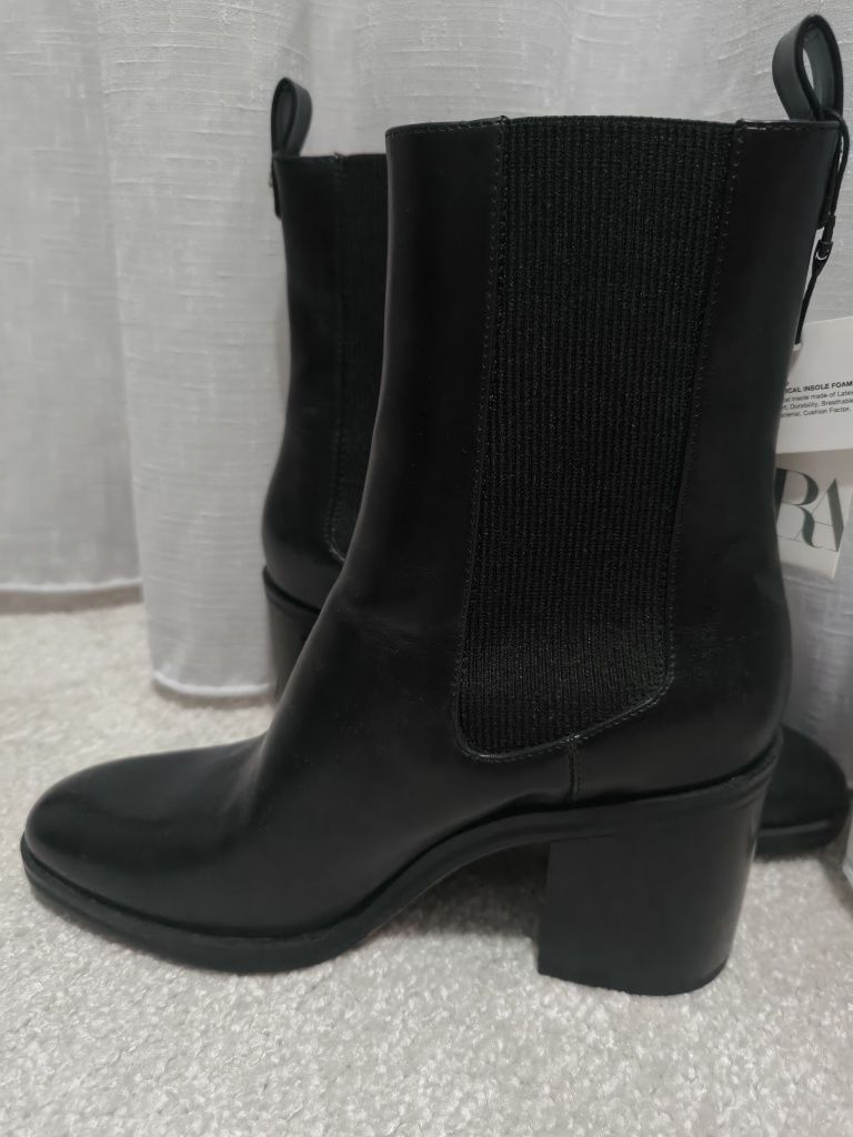 Botine/Cizme Zara negre 41