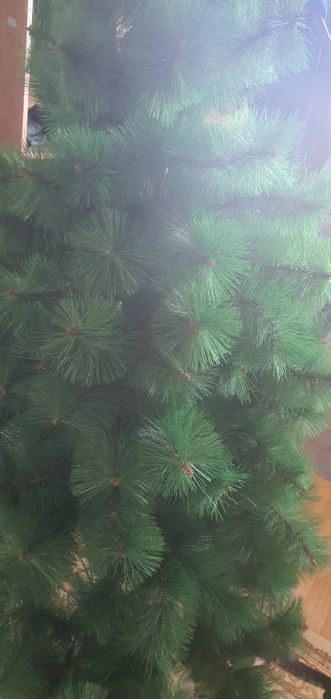 Ёлка продаётся 1.80