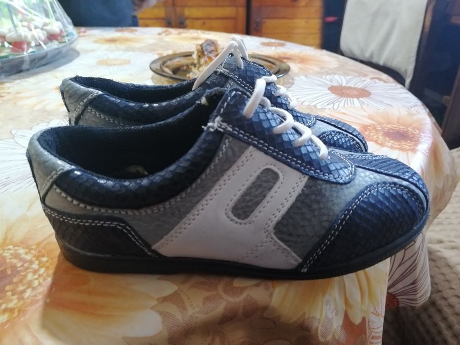 Детски кожени обувки