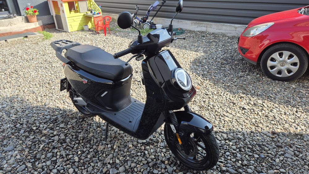 Scuter electric NIU MQI GT sport cu doa baterii.
Motor BOSCH 3kW-puter