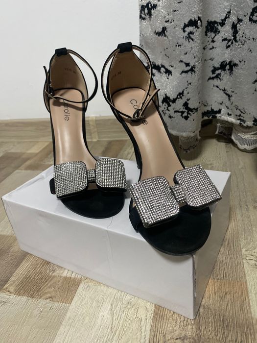 Sandale negre catifea