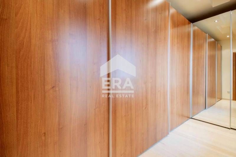 Дава се под наем Четиристаен апартамент в София, Витоша - 285 кв.м за 1900 € - Снимка #1