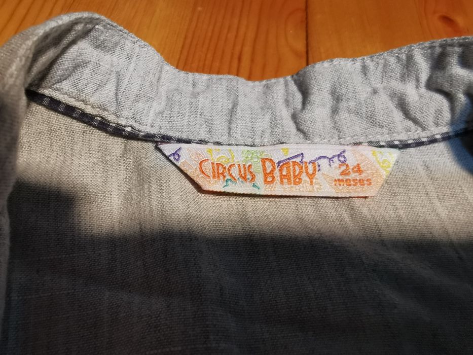 Продам рубашку на мальчика 2-3 годика