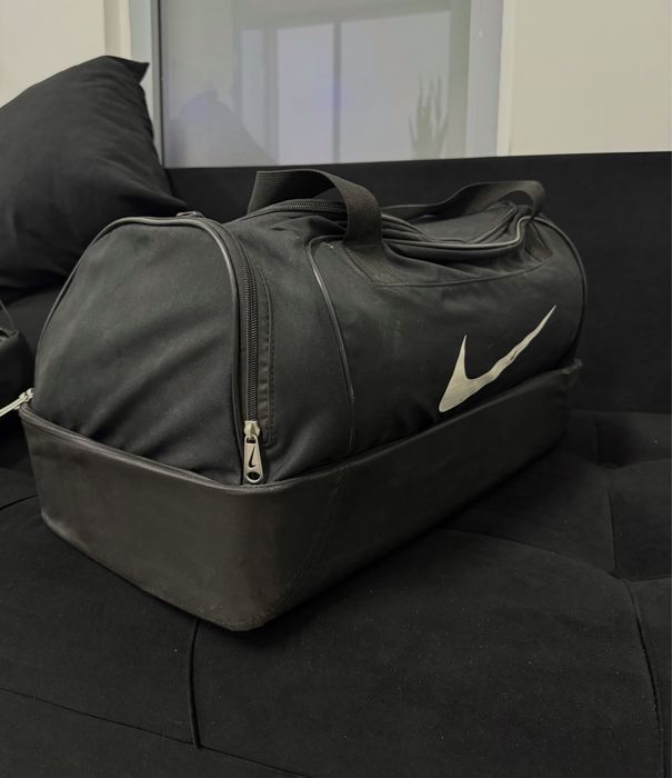 Спортивная сумка Nike