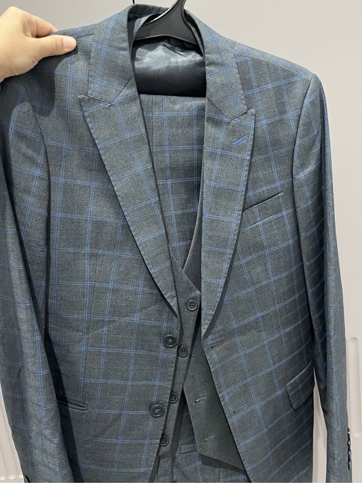 Продам мужской костюм тройку! В идеальном состоянии почти новый