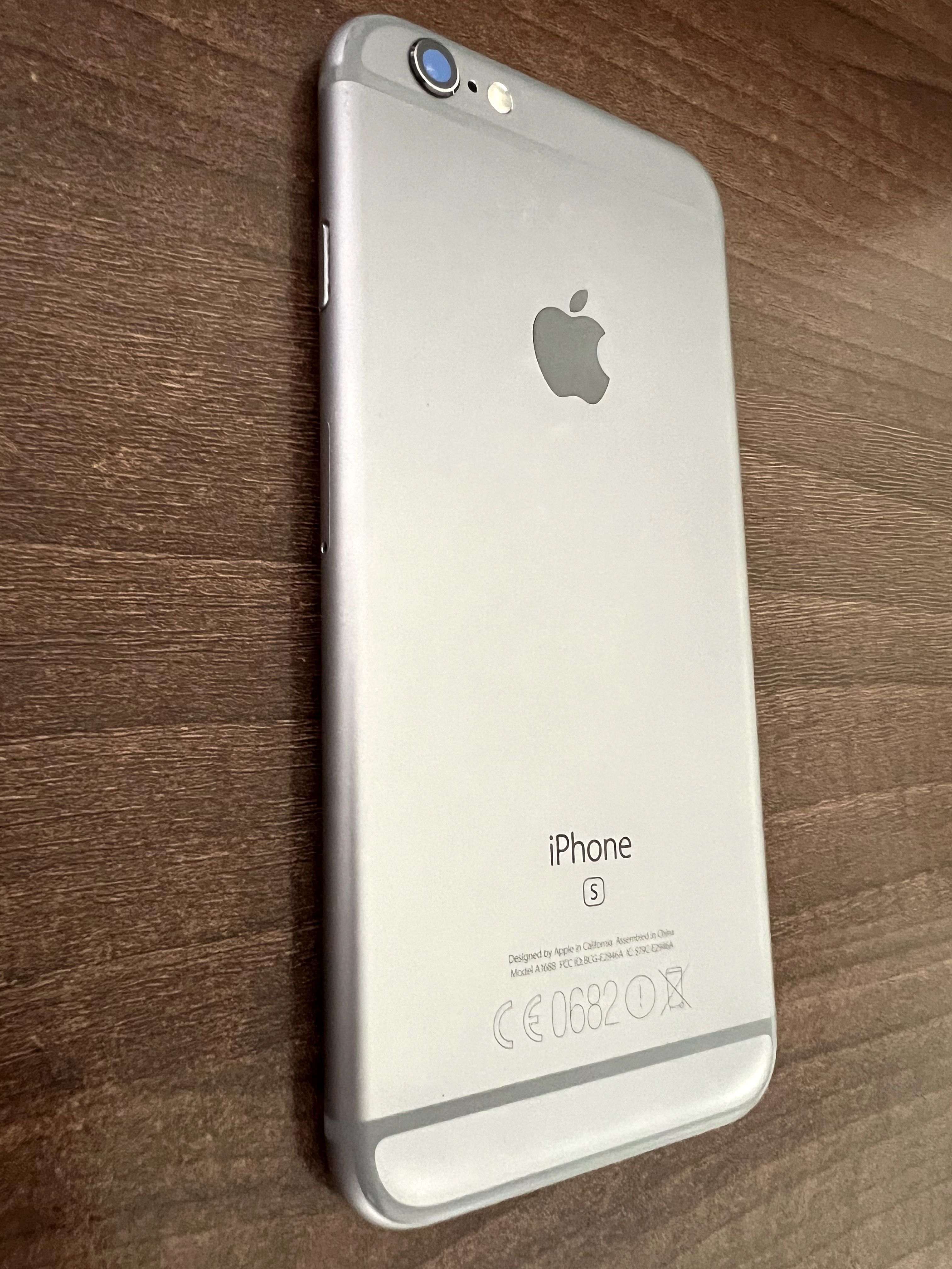 iPhone 6s 32GB in cutia originala cu toate accesoriile