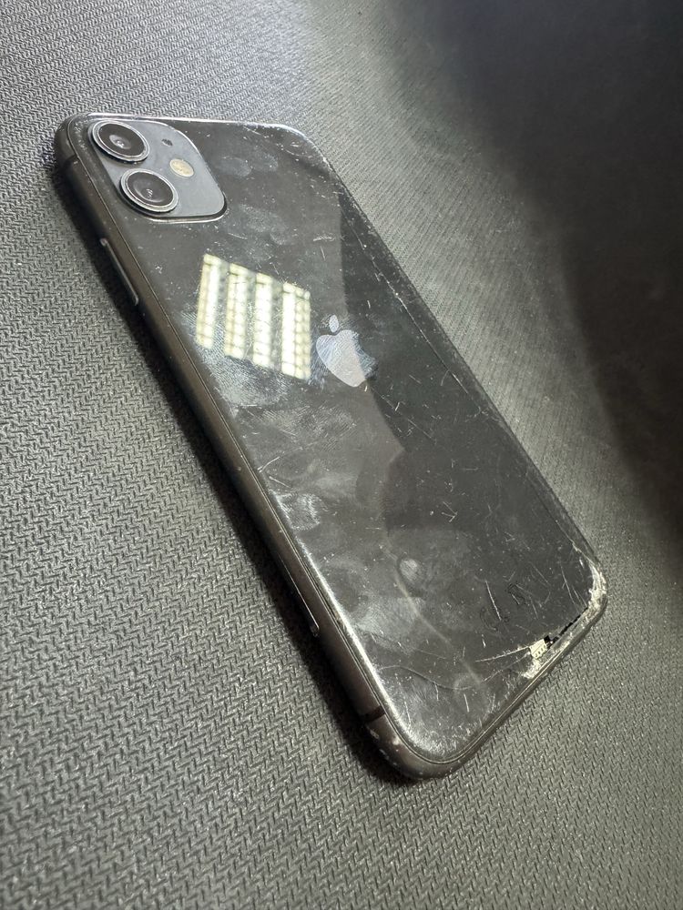 iPhone 11 64gb - заключен с айклауд