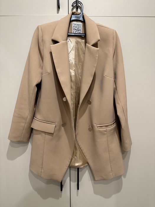 Бежаво дамско сако