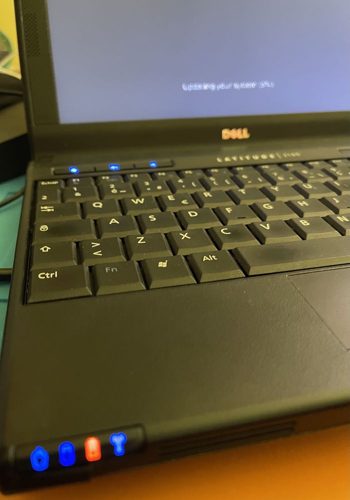 Dell Latitude 2100 functionare perfecta (necesită acumulator)