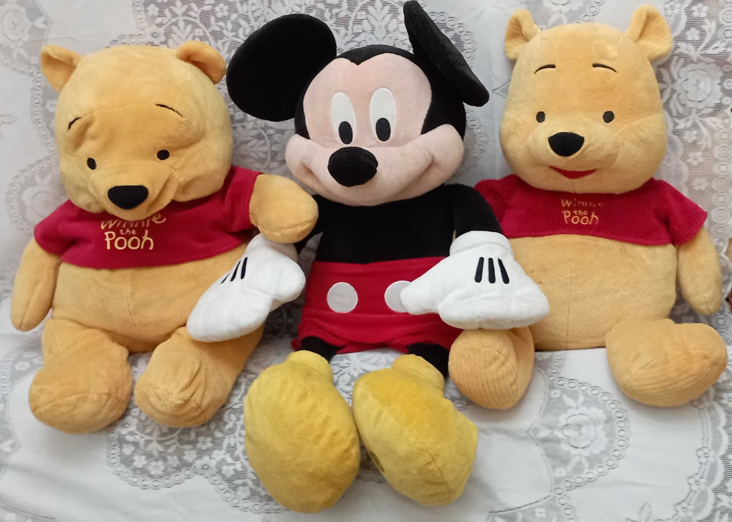 Мягкие  игрушки: " Mickey  Mause  and  two  Winnie  the  Pooh"