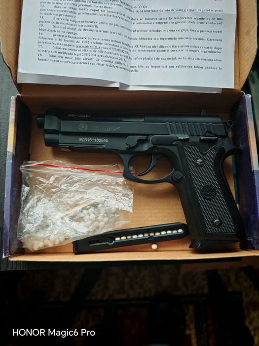 Pistol airsoft Taurus PT92 Metal