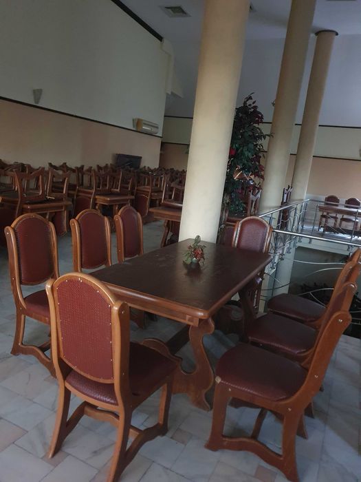 Mese si Scaune Restaurant