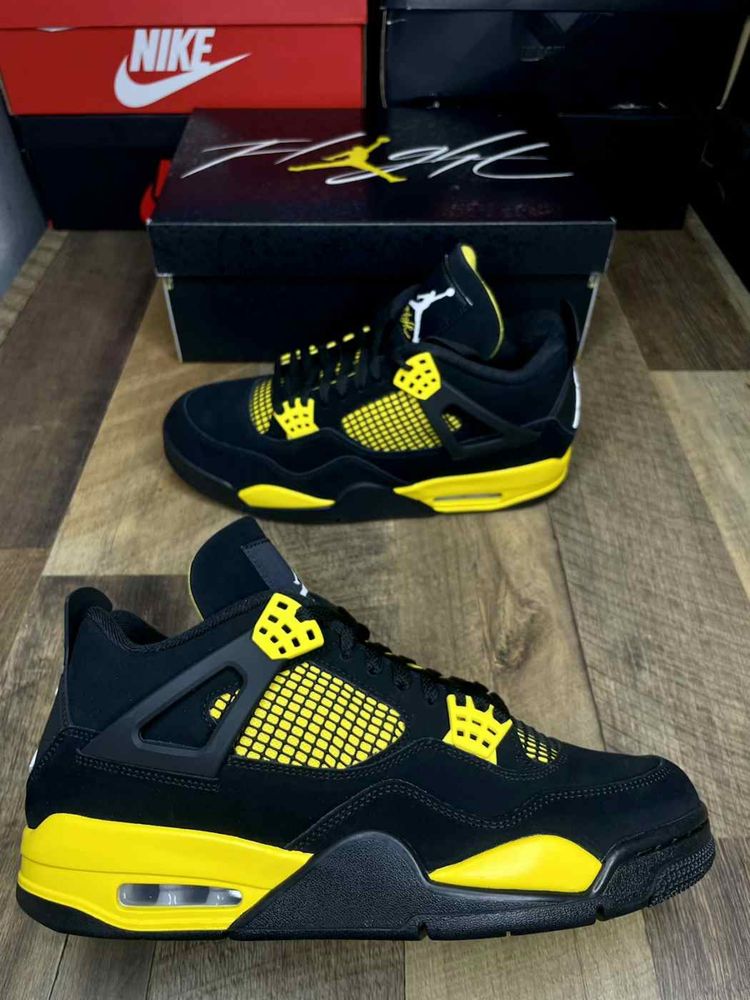 Jordan 4 Thunder Black Yellow