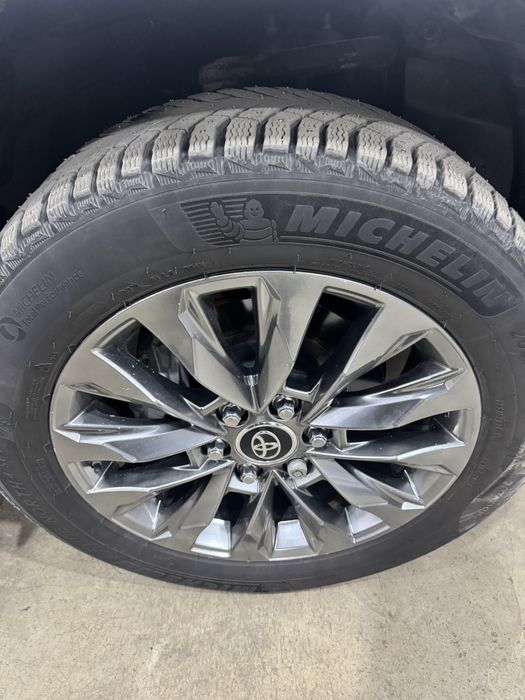 Продам резину michelin 265 55 R20