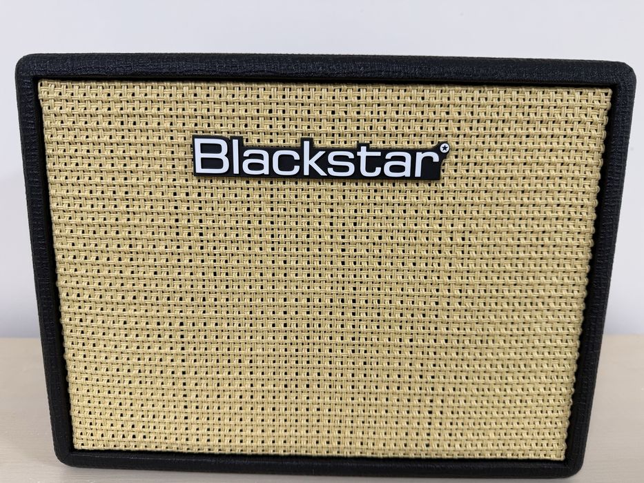Комбо-усилитель для гитары BlackStar Debut 15e
