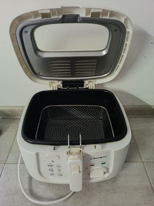 Friteuza crown Deep fryer