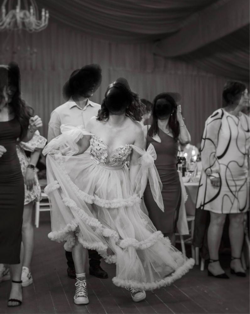 Rochie trei sferturi,roz din tull