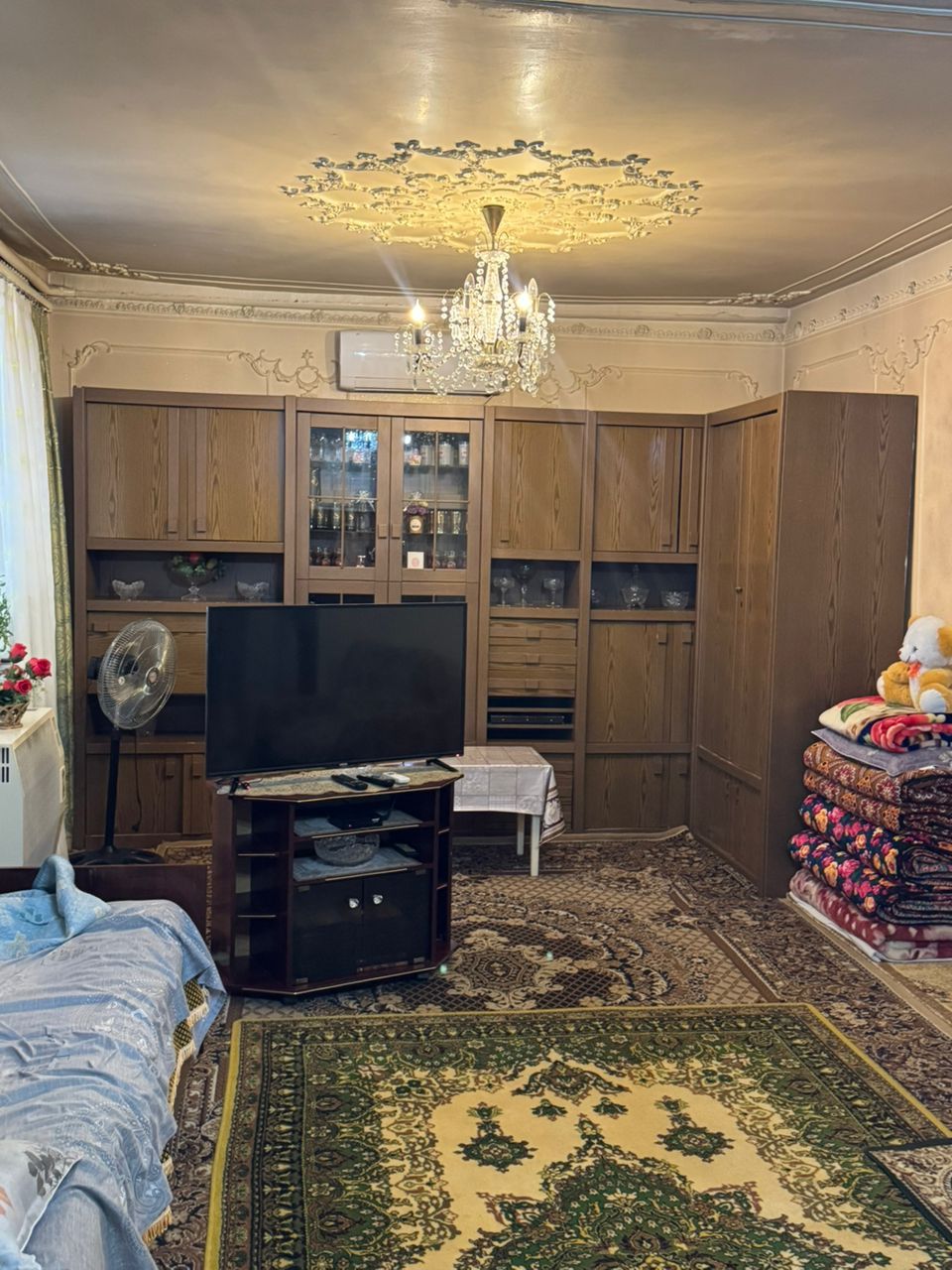Срочно в центре города продается дом на земле