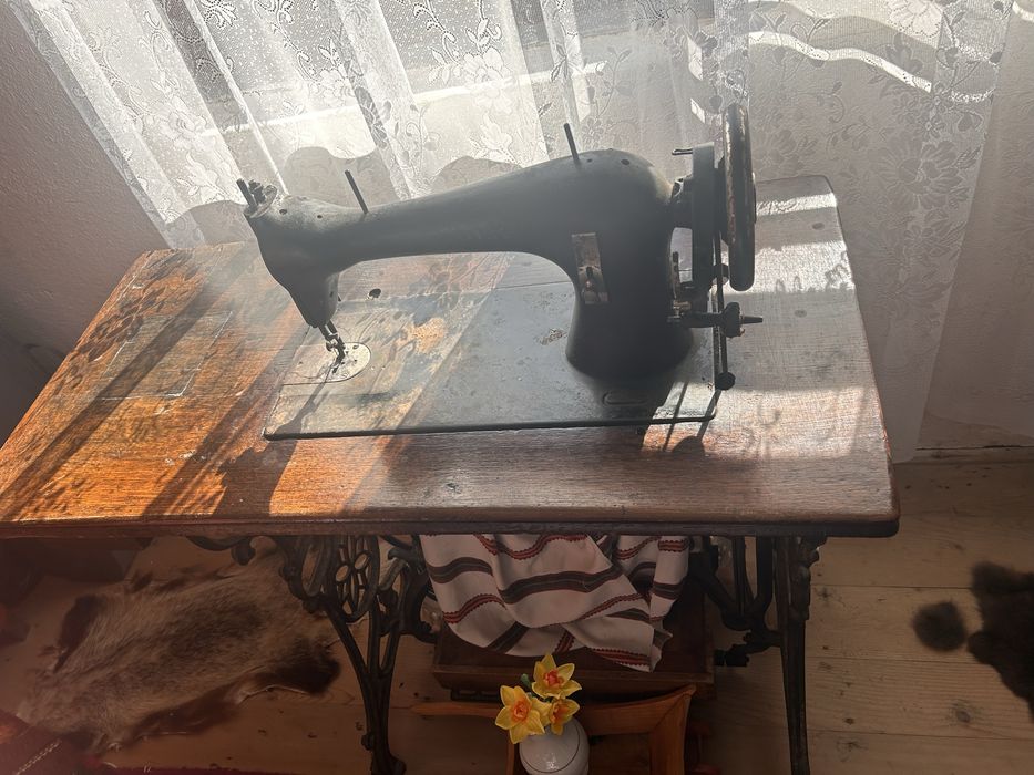 Singer vintage înainte de 1950 – mașină de cusut retro, funcțională