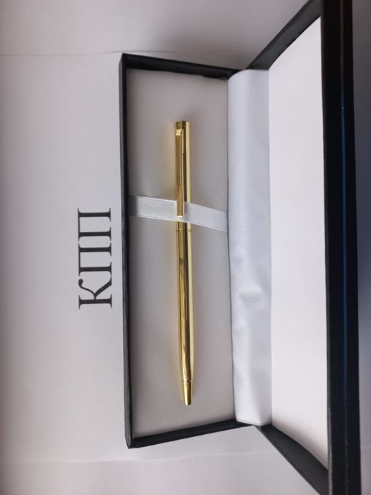 Металлическая ручка с футляром