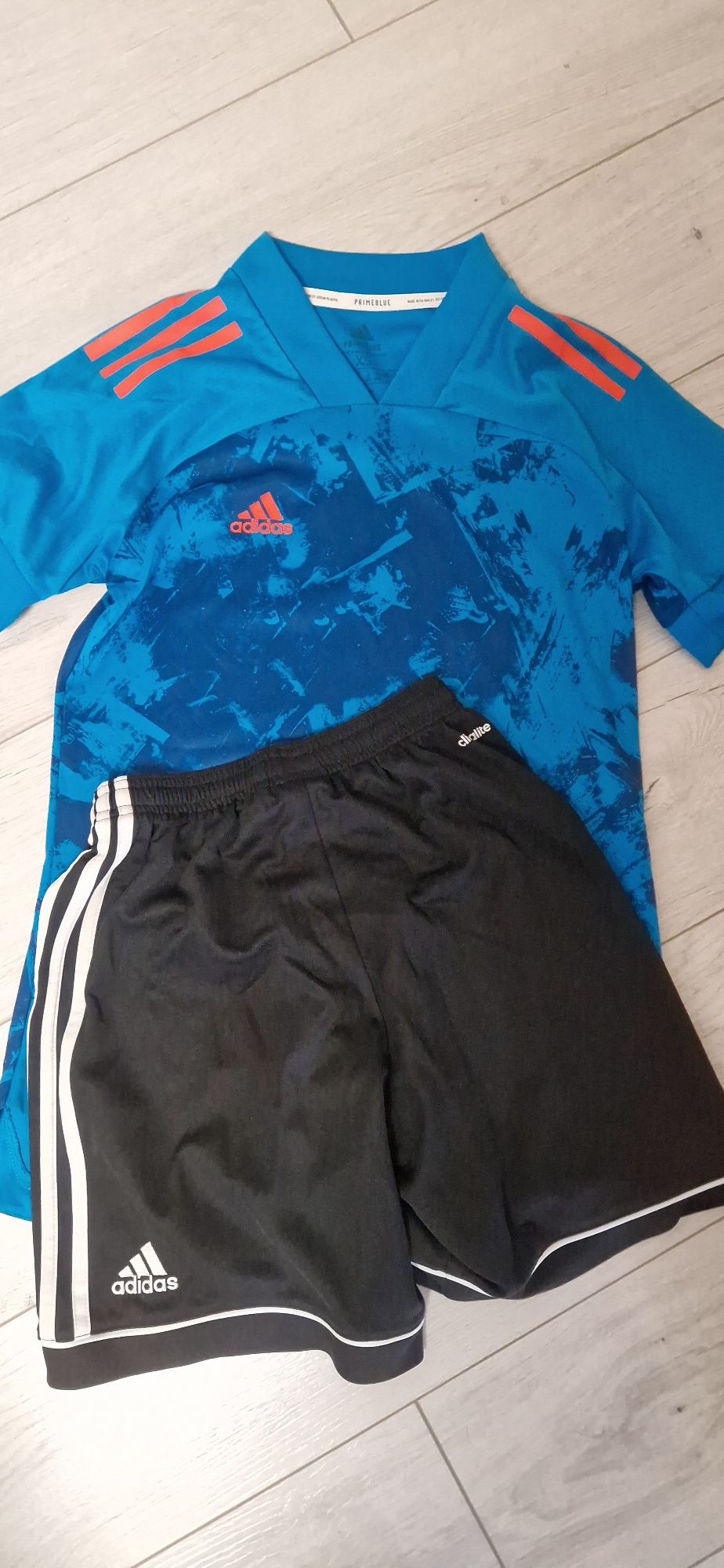 Тениска, къси панталонки  Adidas