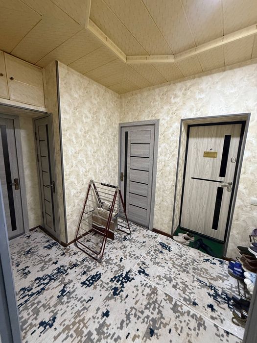 Чирчик 8 м/р 3х Серия 77 сотилади 45.000$ Бош толов ва паспорт Ипотека