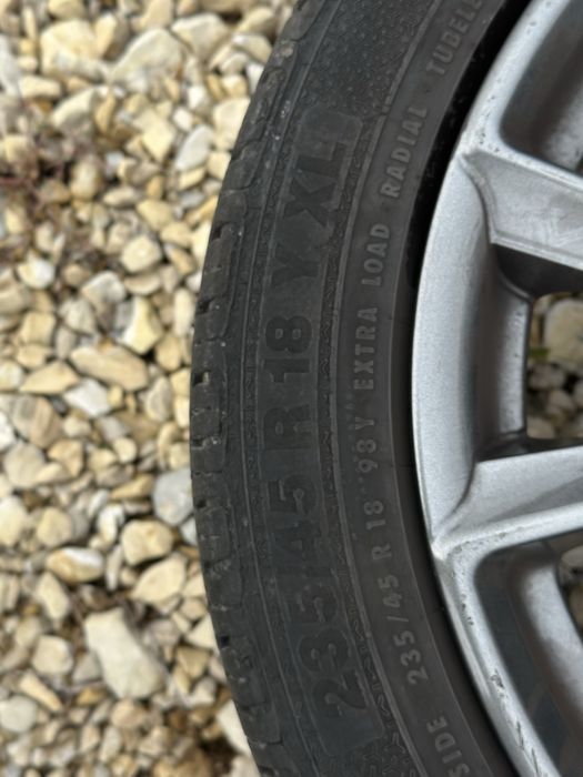 Audi 18 5x112 8J ET45 с летни гуми