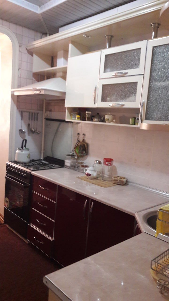 Продаю кухонный мебель