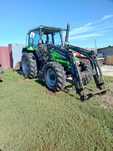 Tractor cu incarcator frontal