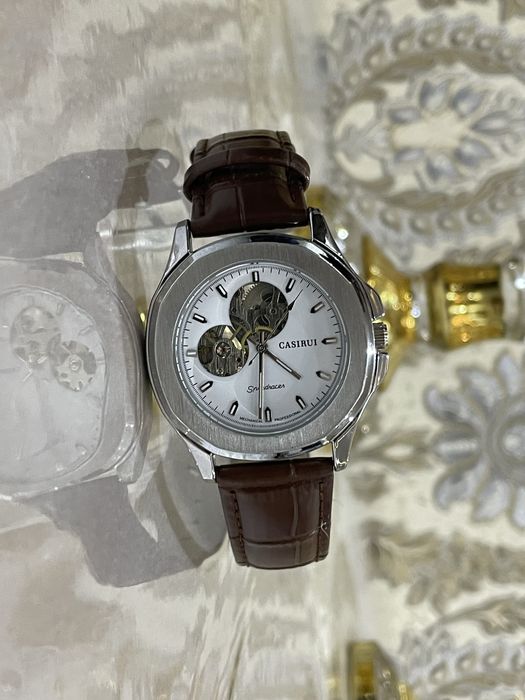 Продаю часы casirui механические