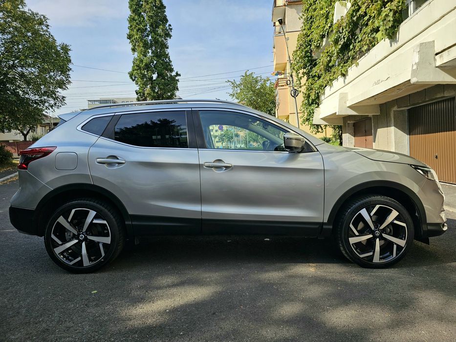 Vând Nissan Qashqai 1,3DIG-T- TEKNA 2×4