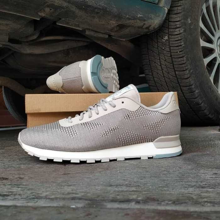 43 Чисто Нови Маратонки Reebok Classic Три Чифта
