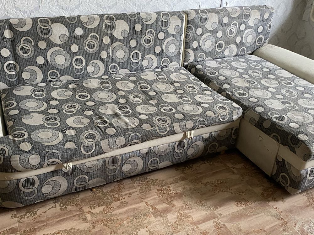 Диван . Угловой .