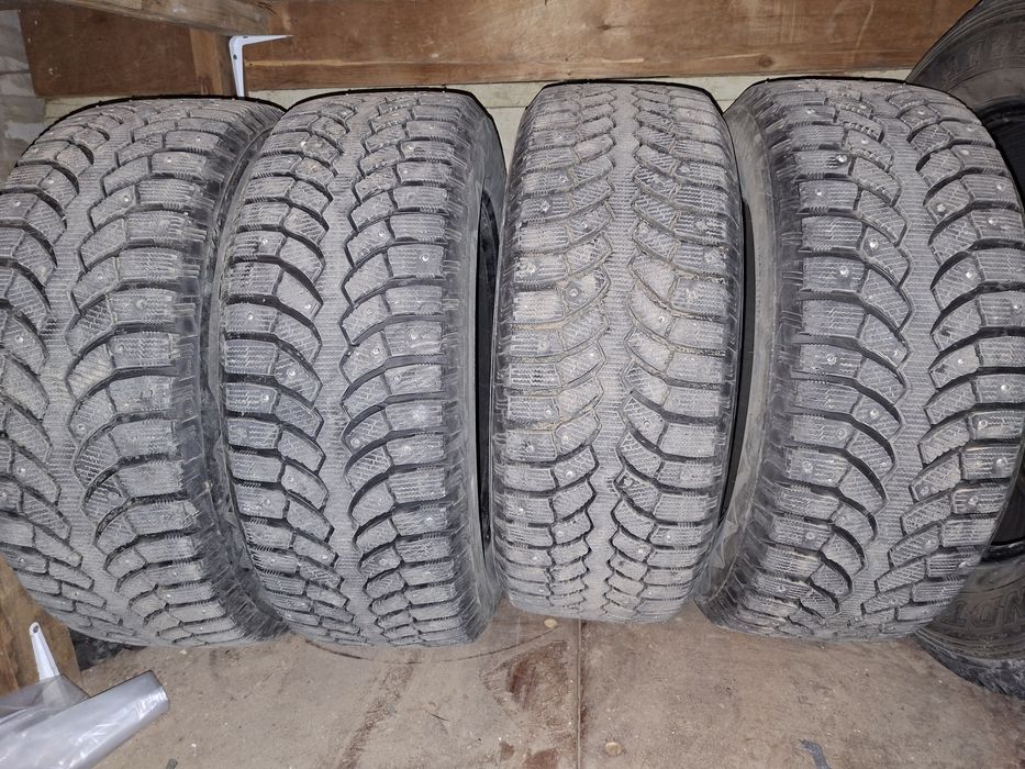 Продам шины шипованные