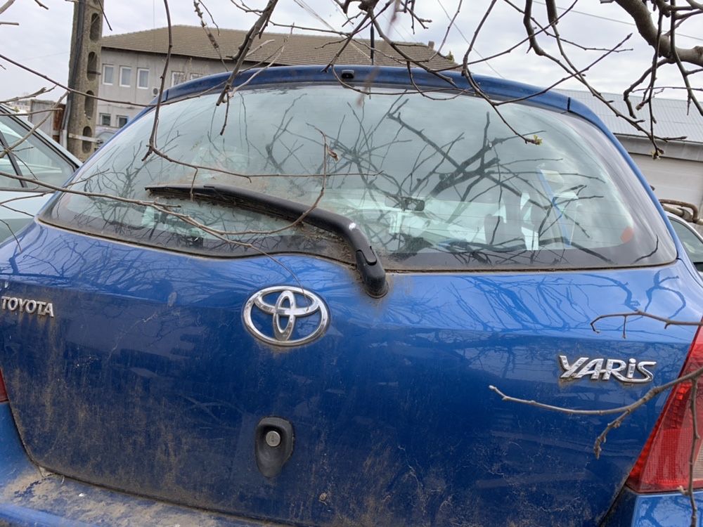 Haion /luneta Toyota Yaris  2008