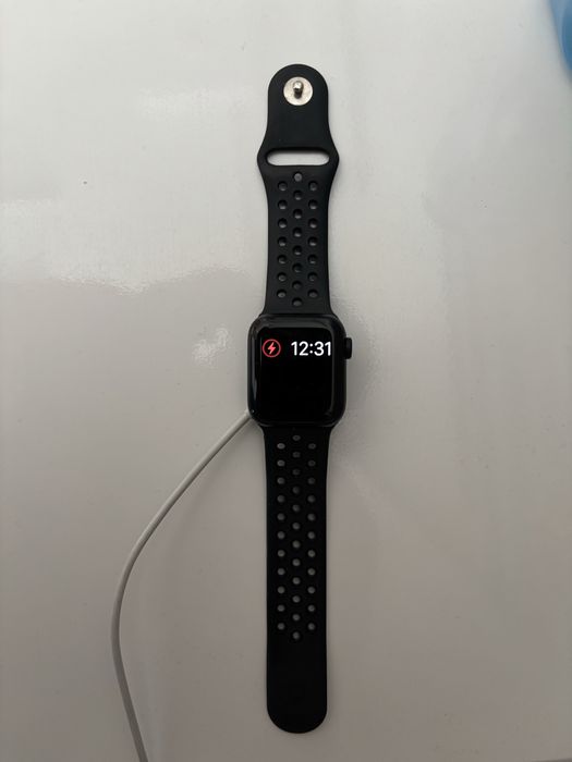 Продам apple watch se 2