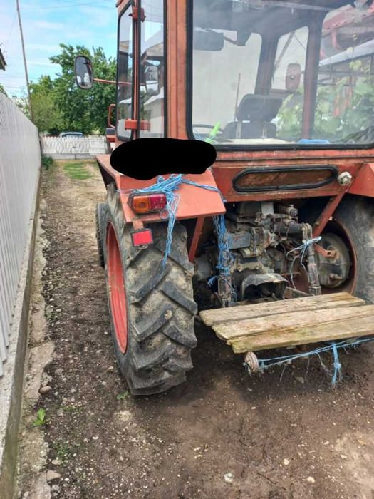 Tractor U 445 an 2003
