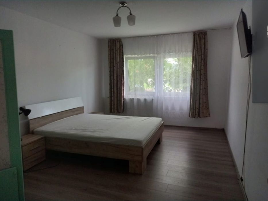 Închiriez apartament cu doua camere in Hațeg