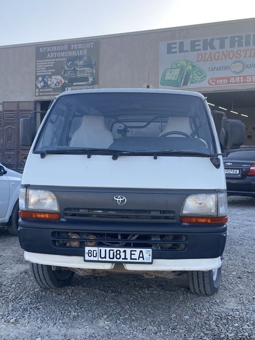 Tayotta Hiace 1995 yil