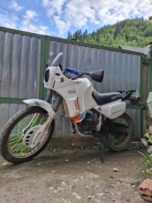 Vând aprilia etx 50