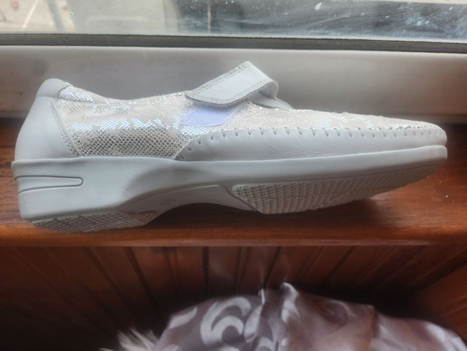 Дамски кожени обувки