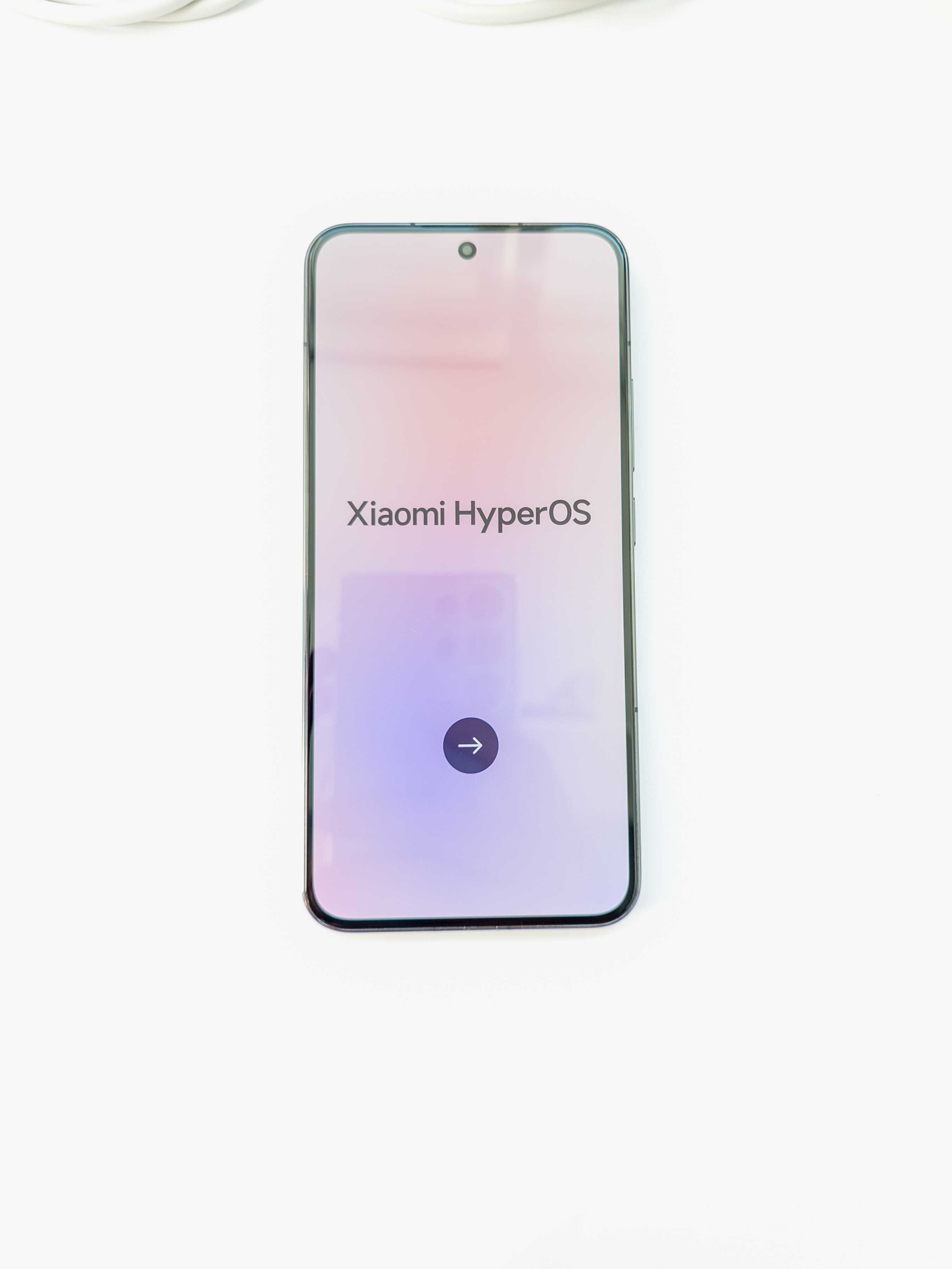 Xiaomi 13 256GB + безжично зарядно 50W + жично зарядно 67W