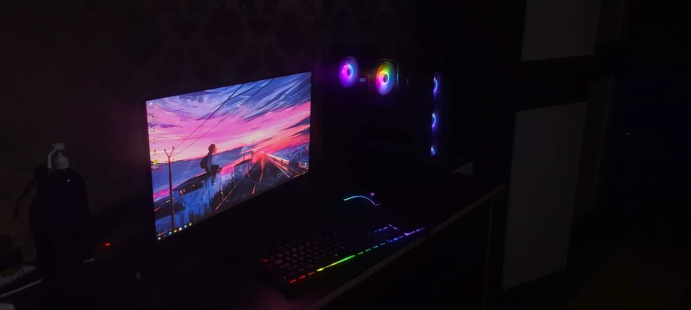 Игровой компьютер с периферией