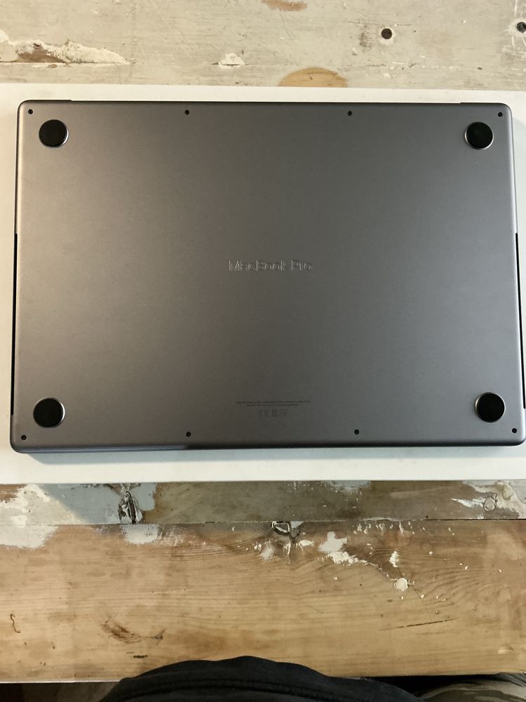 Apple MacBook Pro M2 16’ 1TB 32gb