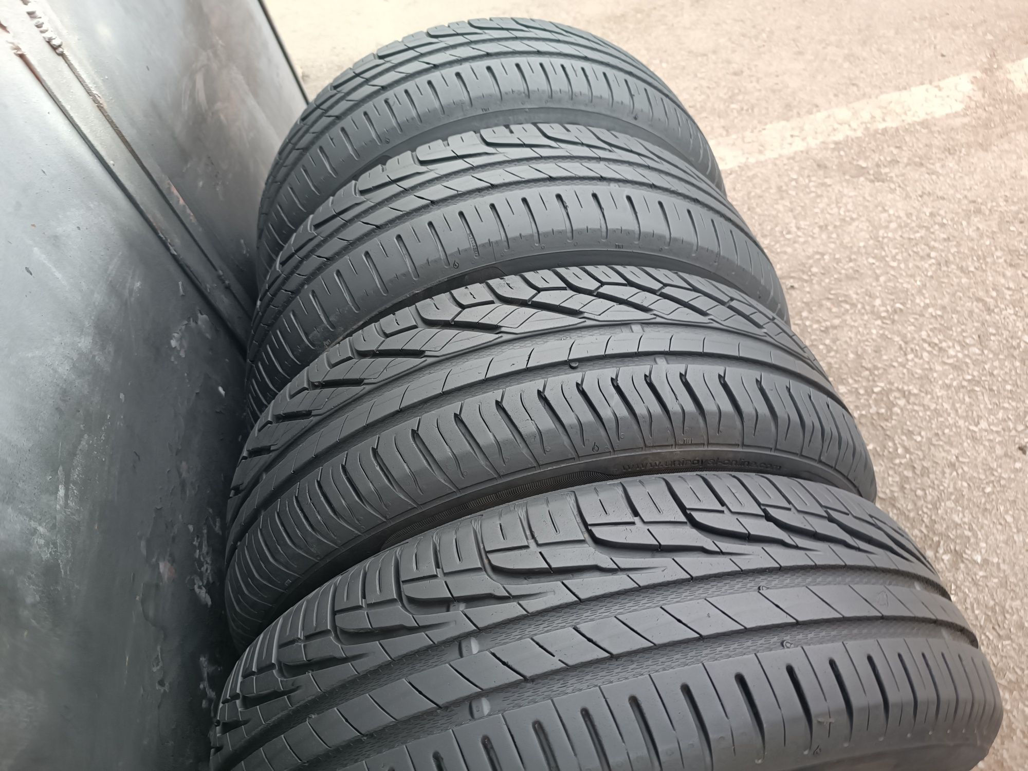195/65/15 Uniroyal